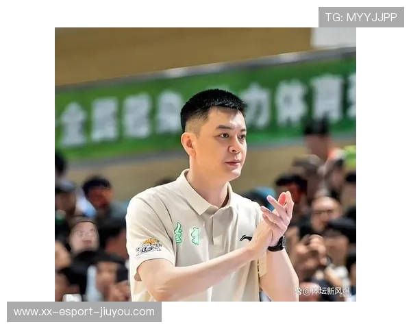 杨鸣称质疑从未停 球员们保持冲劲，杨鸣的球赛